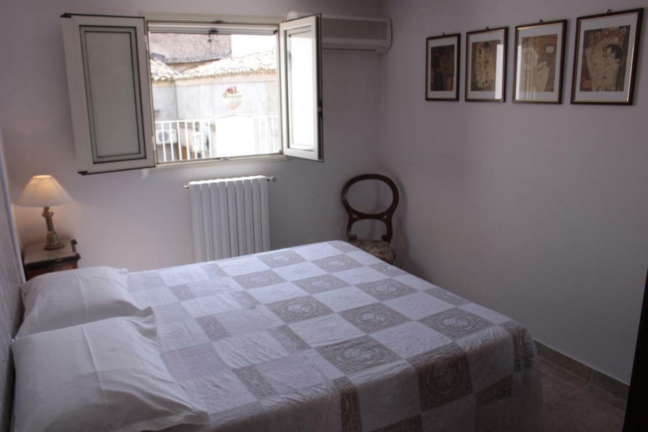 B&B Loft Famiglia Arezzo Ragusa Buitenkant foto